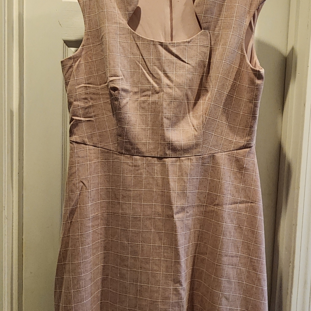 NorthStyle Blush Checkered Beautiful Neckline